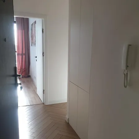 W Centrum Wroclawia Odra Tower *