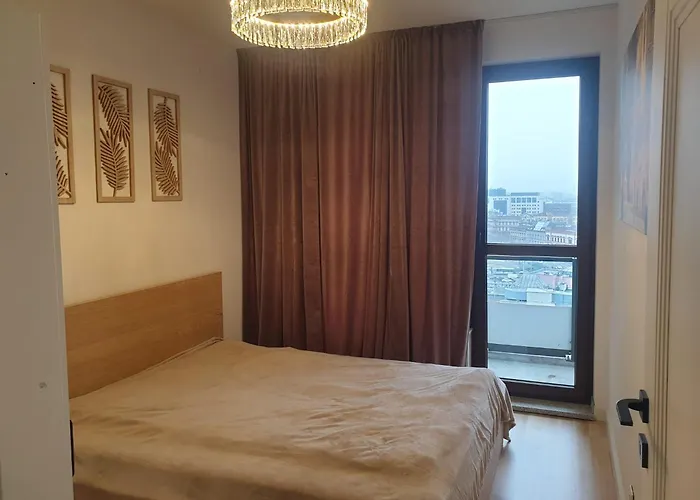 W Centrum Wroclawia Odra Tower *